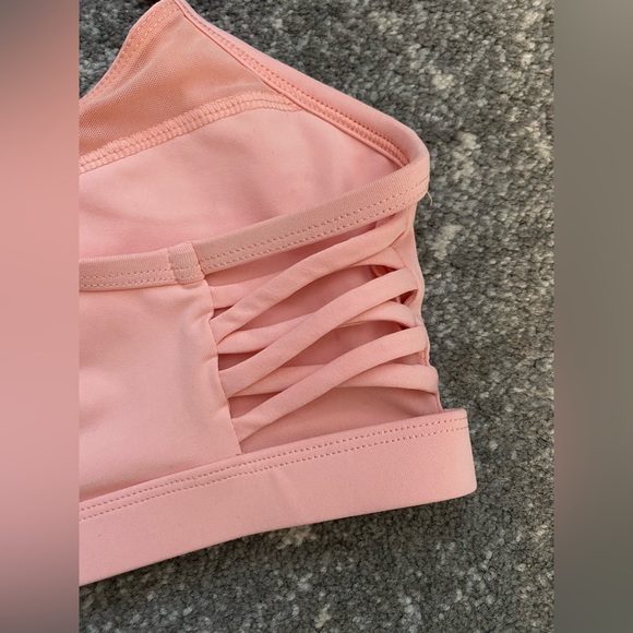 Fabletics sports bra - size small - Picture 4 of 5